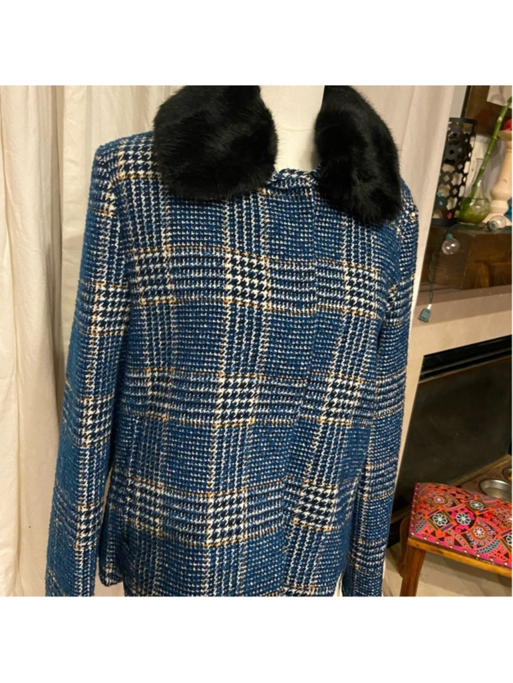 Dolce Cabo Blazer with black faux fur.